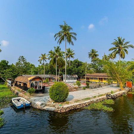 Oyo 5237 Island Lake Resort Alappuzha Exterior foto